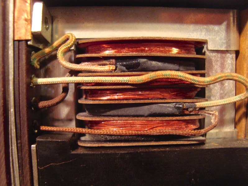 Primary connections. One primary surrounded by two secondary discs each